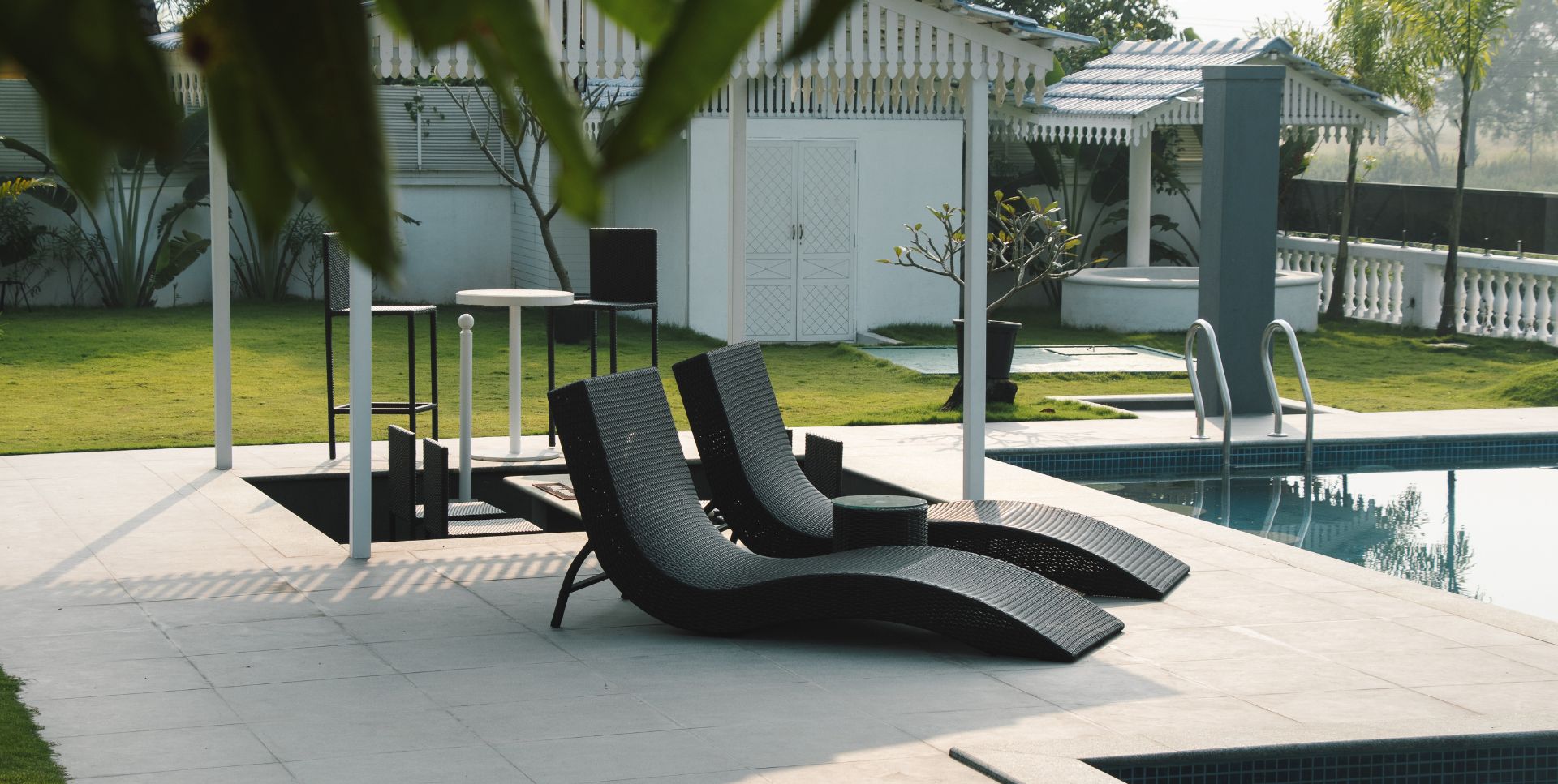 villa beleza infinta swimming pool chair