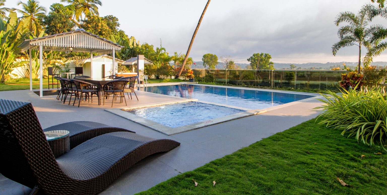 villa beleza infinta swimming pool overlooking paddy field